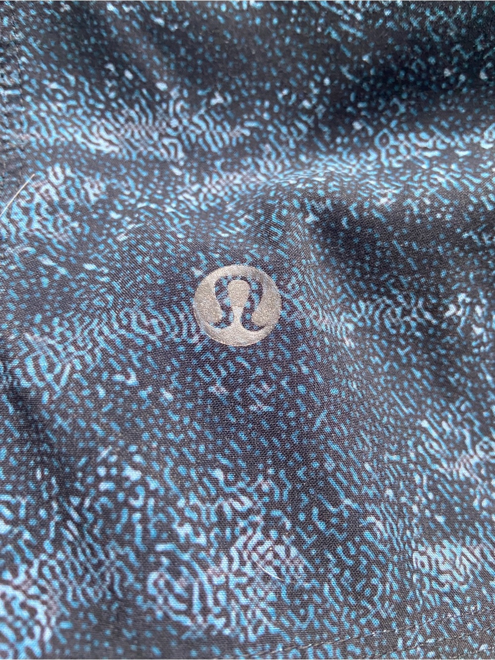 lululemon athletica Men's Dark Blue Camouflage Athletic Shorts - Picture 4 of 4